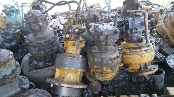 ขายมอเตอร์สวิงรถแมคโครุ่น 200. ทั้งโคมัสสุ โกเบ ฮิตาชิ แคท ขายทั้งลูกหรือแยกท่อนบนท่อนล่าง