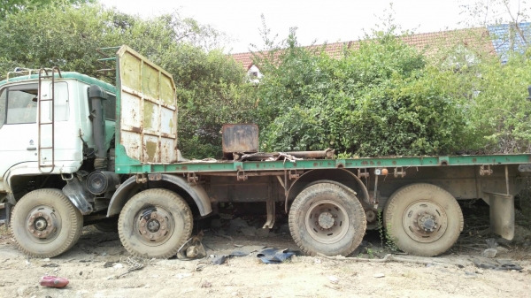 นิสสันพื้นเรียบ2คานหน้าพร้อมรถพ่วงพื้นเรียบ2เพลา นิสสันพื้นเรียบ2คานหน้าพร้อมรถพ่วงพื้นเรียบ2เพลา