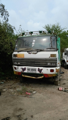 นิสสันพื้นเรียบ2คานหน้าพร้อมรถพ่วงพื้นเรียบ2เพลา นิสสันพื้นเรียบ2คานหน้าพร้อมรถพ่วงพื้นเรียบ2เพลา
