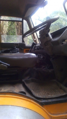 NISSAN UD 180 บรรทุกน้ำ