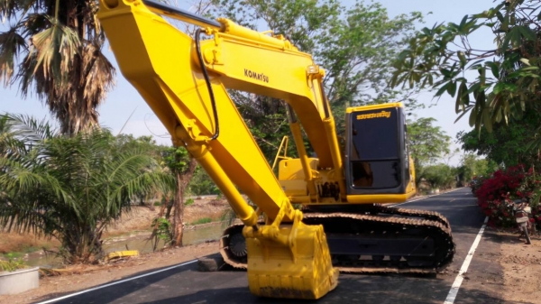 รถแบคโฮ Komatsu Pc200-6