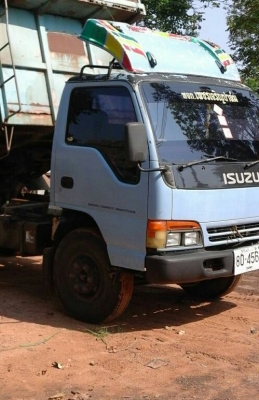 หกล้อ อีซูชุ NPR120ดั้มสามมิตค็อกสูง สภาพดีเดิมๆพร้อมใช้งาน ทะเบียนพร้อมโอน