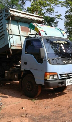 หกล้อ อีซูชุ NPR120ดั้มสามมิตค็อกสูง สภาพดีเดิมๆพร้อมใช้งาน ทะเบียนพร้อมโอน