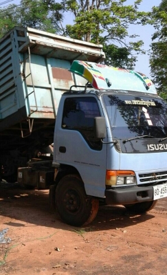 หกล้อ อีซูชุ NPR120ดั้มสามมิตค็อกสูง สภาพดีเดิมๆพร้อมใช้งาน ทะเบียนพร้อมโอน