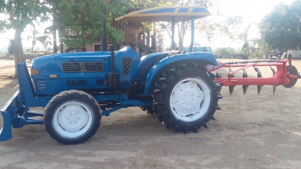 จัดส่งพี่ จ.สุรินทร์ ขอบคุณครับ ขายรถไถแชมป์48แรงcx 4×4 พร้อมใบดันหน้า ผาน6×24LCSสวยๆพร้อมใช้งาน จัดส่งพี่ จ.สุรินทร์ ขอบคุณครับ ขายรถไถแชมป์48แรงcx 4×4 พร้อมใบดันหน้า ผาน6×24LCSสวยๆพร้อมใช้งาน