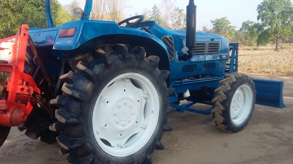 จัดส่งพี่ จ.สุรินทร์ ขอบคุณครับ ขายรถไถแชมป์48แรงcx 4×4 พร้อมใบดันหน้า ผาน6×24LCSสวยๆพร้อมใช้งาน จัดส่งพี่ จ.สุรินทร์ ขอบคุณครับ ขายรถไถแชมป์48แรงcx 4×4 พร้อมใบดันหน้า ผาน6×24LCSสวยๆพร้อมใช้งาน