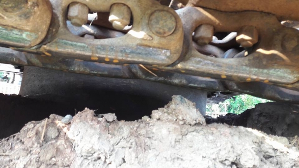 ขาย!! >>> Komatsu Pc200 รุ่น3 <<< รถทำงานอยู่ ราคา 390,000 บาท ขาย!! >>> Komatsu Pc200 รุ่น3 <<< รถทำงานอยู่ ราคา 390,000 บาท