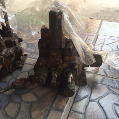 ขายด่วนคอนโทลสำหรับรถขุด 3 ชุด ขายด่วนคอนโทลสำหรับรถขุด 3 ชุด