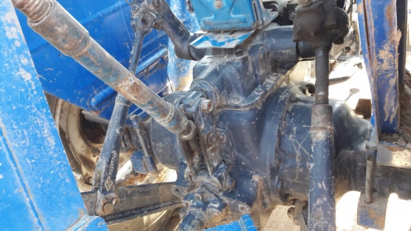 ขายรถไถFORD -6610 เสื็อลาย ไอดีใหญ่รถสภาพ 80-90 \%พร้อมใช้งาน  (ราคา 345,000บาท) มีภาพวีดีโอ  รถสภาพ 80-90 \%พร้อมใช้งาน อุปกรณ์ครบพร้อม มีใบมีดดันหน้า ผาน7สภาพดีมากพร้อมใช้งาน เครื่องแรงดี ระบบไฮดรอลิกส์ดี คูณ ชัยยา โทร 081-9972972 089-8451778