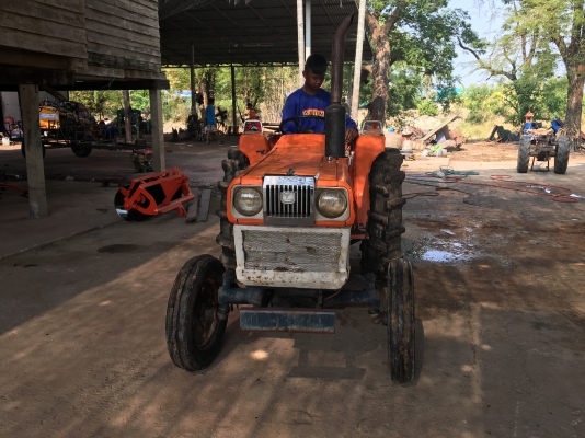 ขายรถไถคูโบต้าL2402มีผาน5หลัง ราคา65000บาท พร้อมใช้งานสายๆครับสนใจ โทร0813655997 อำพร พาเจริญ ต วังบัว อ คลองขลุง จ กำแพงเพชร