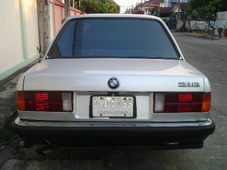 ขายรถยนต์ BMW รุ่นE30 เครื่อง1600cc.คาบิว เกียร์ธรรมดา แอร์ ล้อแม็กเดิมๆ ภายในสวย เครื่องดี ช่วงล่างดี พร้อมใช้งาน ขายถูกๆครับ