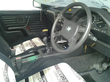 ขายรถยนต์ BMW รุ่นE30 เครื่อง1600cc.คาบิว เกียร์ธรรมดา แอร์ ล้อแม็กเดิมๆ ภายในสวย เครื่องดี ช่วงล่างดี พร้อมใช้งาน ขายถูกๆครับ