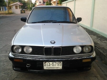 ขายรถยนต์ BMW รุ่นE30 เครื่อง1600cc.คาบิว เกียร์ธรรมดา แอร์ ล้อแม็กเดิมๆ ภายในสวย เครื่องดี ช่วงล่างดี พร้อมใช้งาน ขายถูกๆครับ