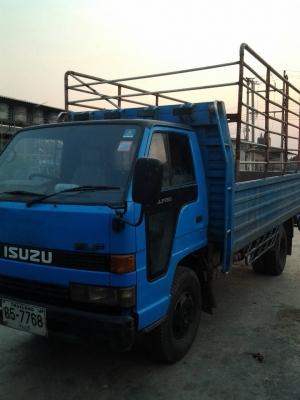 ขายรถ 6 ล้อกลาง