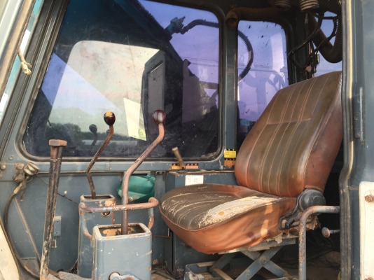 รถขุด PC200-2..รถสภาพดีมาก เดิมๆมีลายเจาะ มีแอร์ เดิมรถทางการสภาพสวย..