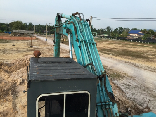 รถขุด PC200-2..รถสภาพดีมาก เดิมๆมีลายเจาะ มีแอร์ เดิมรถทางการสภาพสวย..