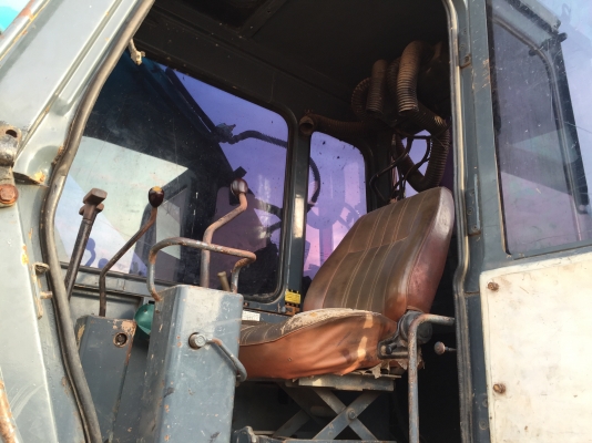 รถขุด PC200-2..รถสภาพดีมาก เดิมๆมีลายเจาะ มีแอร์ เดิมรถทางการสภาพสวย..