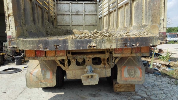 Hino/  สิบล้อมือสอง/ Sumo226 วางเครื่อง P11C/ เกียร์ ZM ดั้ม