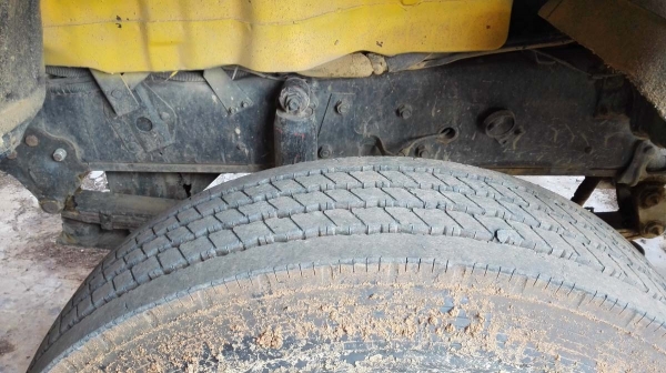 Hino/  สิบล้อมือสอง/ Sumo226 วางเครื่อง P11C/ เกียร์ ZM ดั้ม