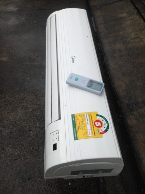 **** ขายคอยเย็น Midea 12500 BTU สภาพสวย ****