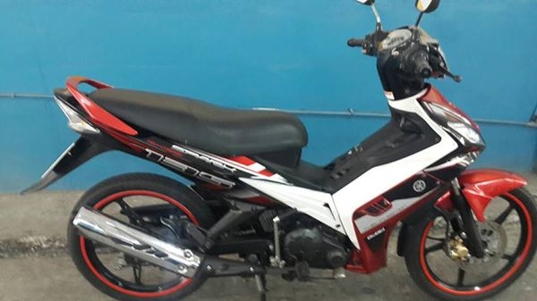 ขาย YAMAHA SPARK 135 i ปี 55 สตาร์ทมือ ล้อแม็ก เครื่องดีไม่หลวม ไม่ดัง ชุดสีดี  เล่มพร้อมชุดโอน