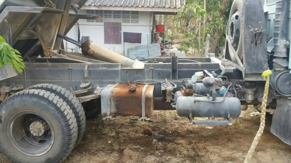 รถอีซูซุ 6 ล้อดั้ม FTR  160 แรงม้า  ปี 37.     สนใจติดต่อ  081 - 6079515