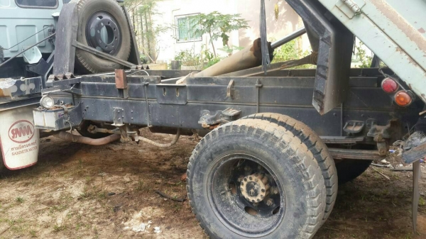 รถอีซูซุ 6 ล้อดั้ม FTR  160 แรงม้า  ปี 37.     สนใจติดต่อ  081 - 6079515