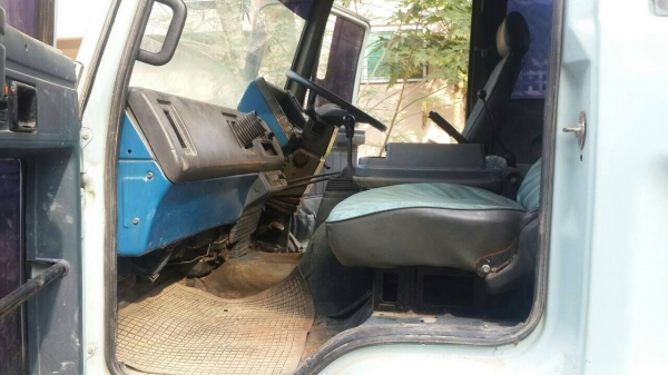 รถอีซูซุ 6 ล้อดั้ม FTR  160 แรงม้า  ปี 37.     สนใจติดต่อ  081 - 6079515