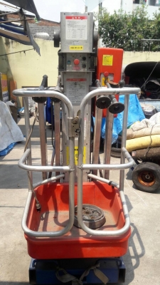 ลิฟท์ยกขนาดเล็ก  SKYJACK นำเข้าจากญี่ปุ่น