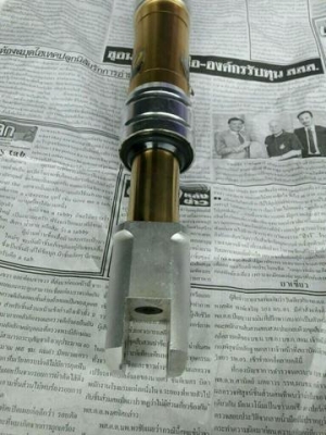 โช๊คแก๊สหัวกลับ ตามสภาพครับ มารับเอง.700บาท  Ems. 800 บาท