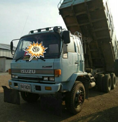 สิบล้อ อีซูชุ ร็อคกี้ 210 สโลส 2เพา ดั้ม สภาพดีสวยเดิมๆพร้อมใช้งาน ทะเบียนำร้อมโอน