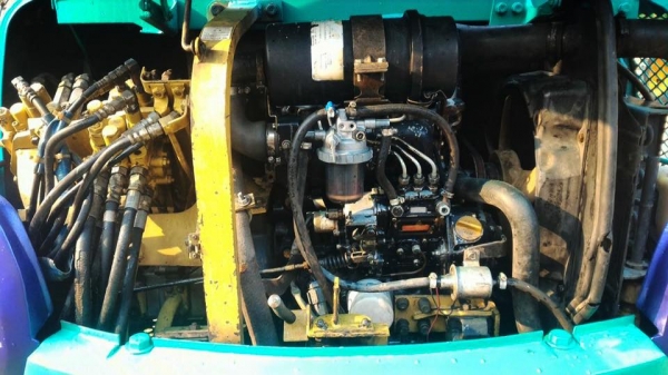 ขายรถขุดแบคโฮ KOMATSU Pc25-รุ่น7E ขนาด25 รถเก่านอกแท้100\%(คอลโทลน้ำมัน เครื่องแน่น ปั๊มแรง ระบบไว ช่วงล่างสวย แทรคเหล็ก) รถพร้อมใช้งาน เอกสารใบอินวอยครบ  ราคา 350,000 (ต่อรองได้ครับ)  เบอร์ติดต่อ 096-3268553 (ช่างเบนซ์)     ID LINE 0963268553