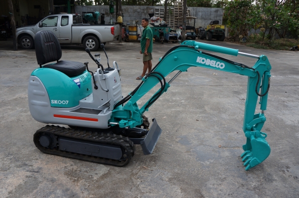 ขายรถขุด KOBELCO SK007   ใสท้ายรถปิคอัพได้