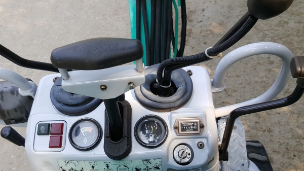 ขายรถขุด KOBELCO SK007   ใสท้ายรถปิคอัพได้