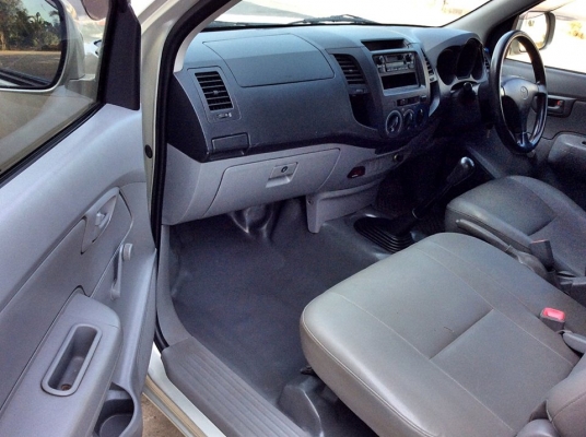 TOYOTA HILUX VIGO 2.5 J STD CAB 2006