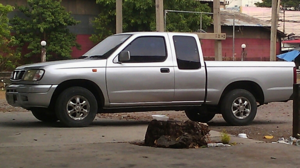 Nissan ฟรอนเทียร์ 2.7 ปี 2001 จัดได้