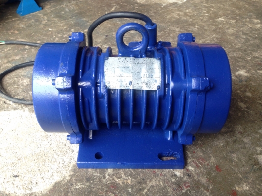 ขายมอเตอร์สั่น-เขย่า Tokyo Vibrating motor ขนาด 0.5HP. 380V สภาพดีทำสีใหม่ วิ่งนิ่ม สั่นแรง พร้อมใช้งาน ขายมอเตอร์สั่น-เขย่า Tokyo Vibrating motor ขนาด 0.5HP. 380V สภาพดีทำสีใหม่ วิ่งนิ่ม สั่นแรง พร้อมใช้งาน