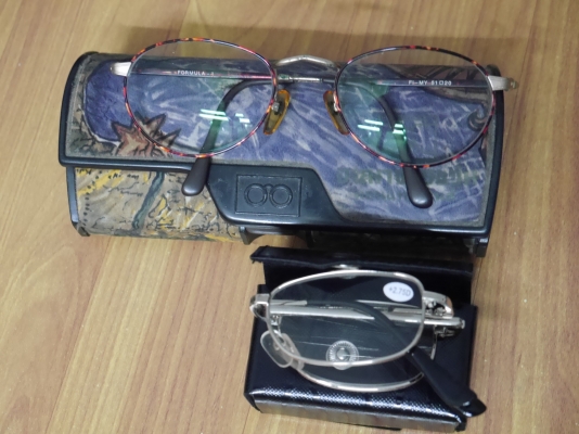 กรอบแว่นตาแบบพับได้ สวยๆถูกๆ กรอบแว่นตาแบบพับได้ สวยๆถูกๆ