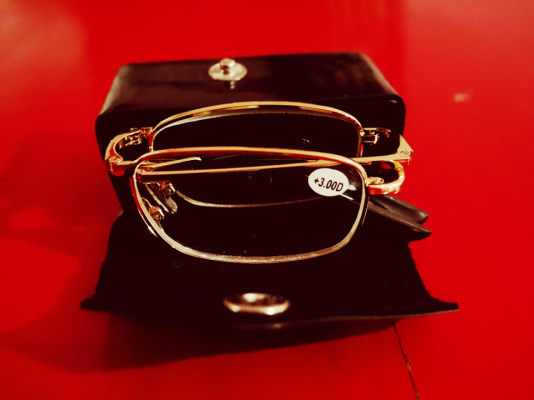 กรอบแว่นตาแบบพับได้ สวยๆถูกๆ กรอบแว่นตาแบบพับได้ สวยๆถูกๆ