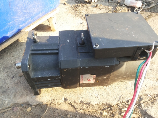 AC SERVO MOTOR  ยี่ห้อ  YASKAWA  ขนาด 2.2 KW. ( 3 แรงม้า )