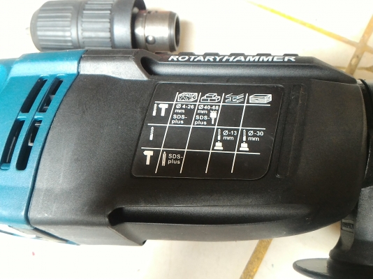 สว่านโรตารี Masaki ขนาด 800 W. เลือกการทำงานได้ 3 ระบบ มีเจาะทั่วไป เจาะกระแทรก และสกัดกระแทรกแบบไม่หมุน