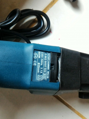 สว่านโรตารี Masaki ขนาด 800 W. เลือกการทำงานได้ 3 ระบบ มีเจาะทั่วไป เจาะกระแทรก และสกัดกระแทรกแบบไม่หมุน