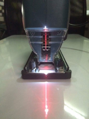 เลื่อยจิ๊กซอ ยี่ห้อ BOSTON แบบใช้แสงเลเซอร์นำทางการตัดมองเห็นชัด