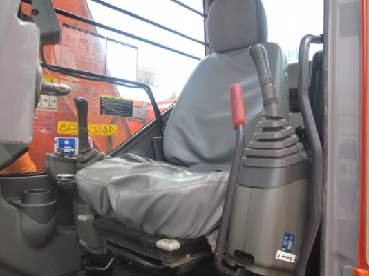 ZX135US : รถแบ็คโฮ Hitachi มือสอง นำเข้าจากญี่ปุ่นค่ะ โทร.กุ้ง:0813062283