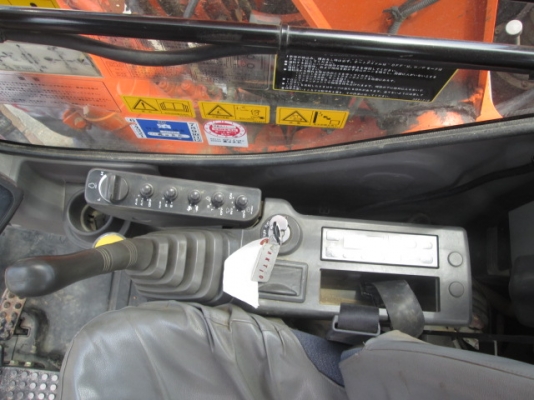 ZX135US : รถแบ็คโฮ Hitachi มือสอง นำเข้าจากญี่ปุ่นค่ะ โทร.กุ้ง:0813062283