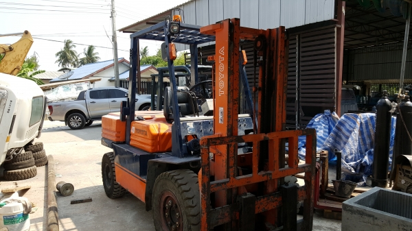 ขายด่วนซื้อมาใช้เองครับ ไม่ใช้แล้ว ฟอล์คลิฟ 4,2.5,1.5ตัน