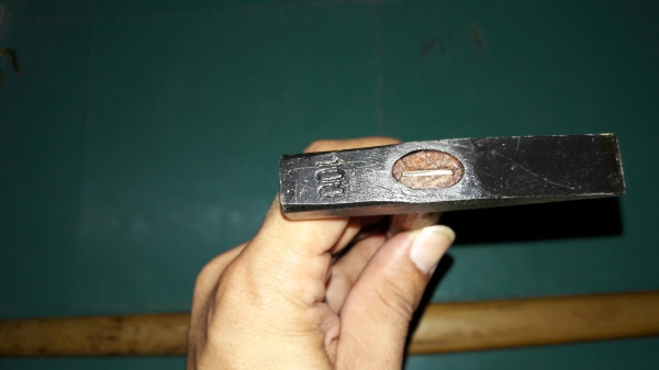 ขายค้อนตีกิ๊บตรากระทิงขนาด100กรัมงานใหม่เก่าเก็บ