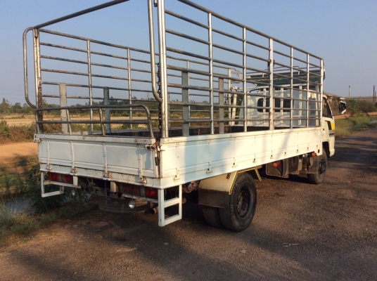 ISUZU NPR เครื่อง  115 แรง พวงมาลัยพาวเวอร์ เกียร์สั้น ยาว 5 เมตร ยางใหม่ รถพร้อมใช้งาน ขาย 390,000 บาท ศุภากร 081-1903107 , 081-4252943