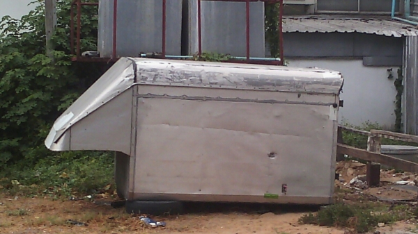 หลังคา ลูมิเนียม สูง 2 เมตรกว่า