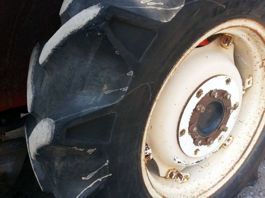 ยันร์ม่า EF453T 4 WD ใบมีดดันหน้า เครื่องดี เกียร์ดี ไฮโดรลิกดี ขายตามสภาพ ใช้งานได้ปรกติ